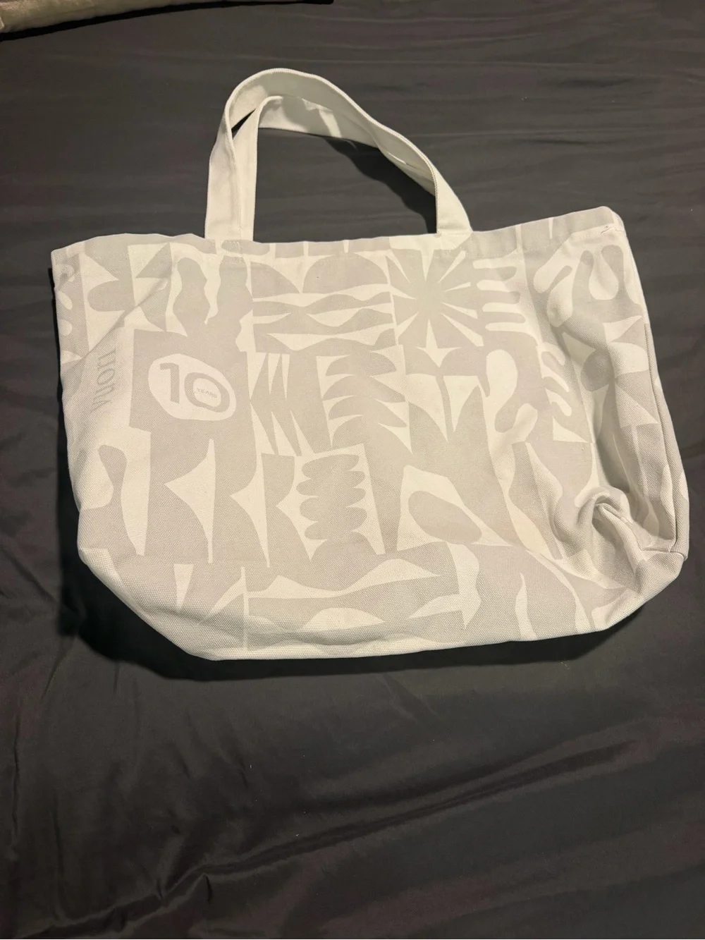 Vuori White Graphic Canvas Tote